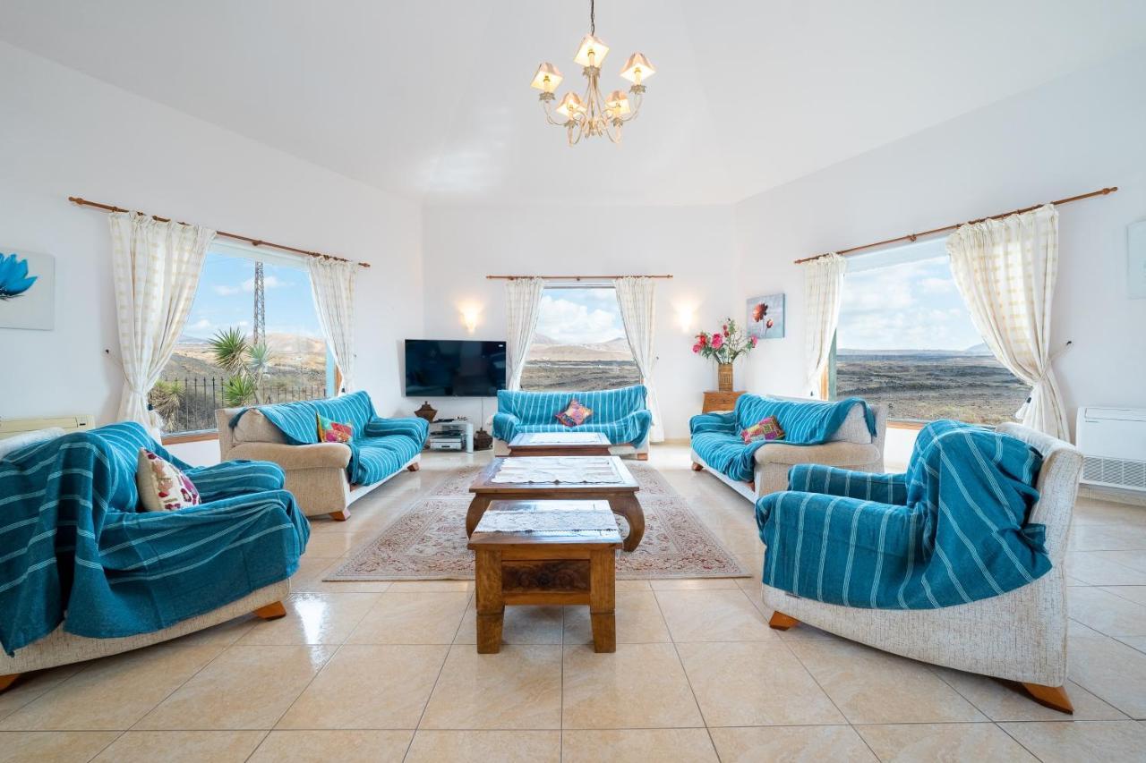 Villa Milan Puerto del Carmen  Exteriör bild