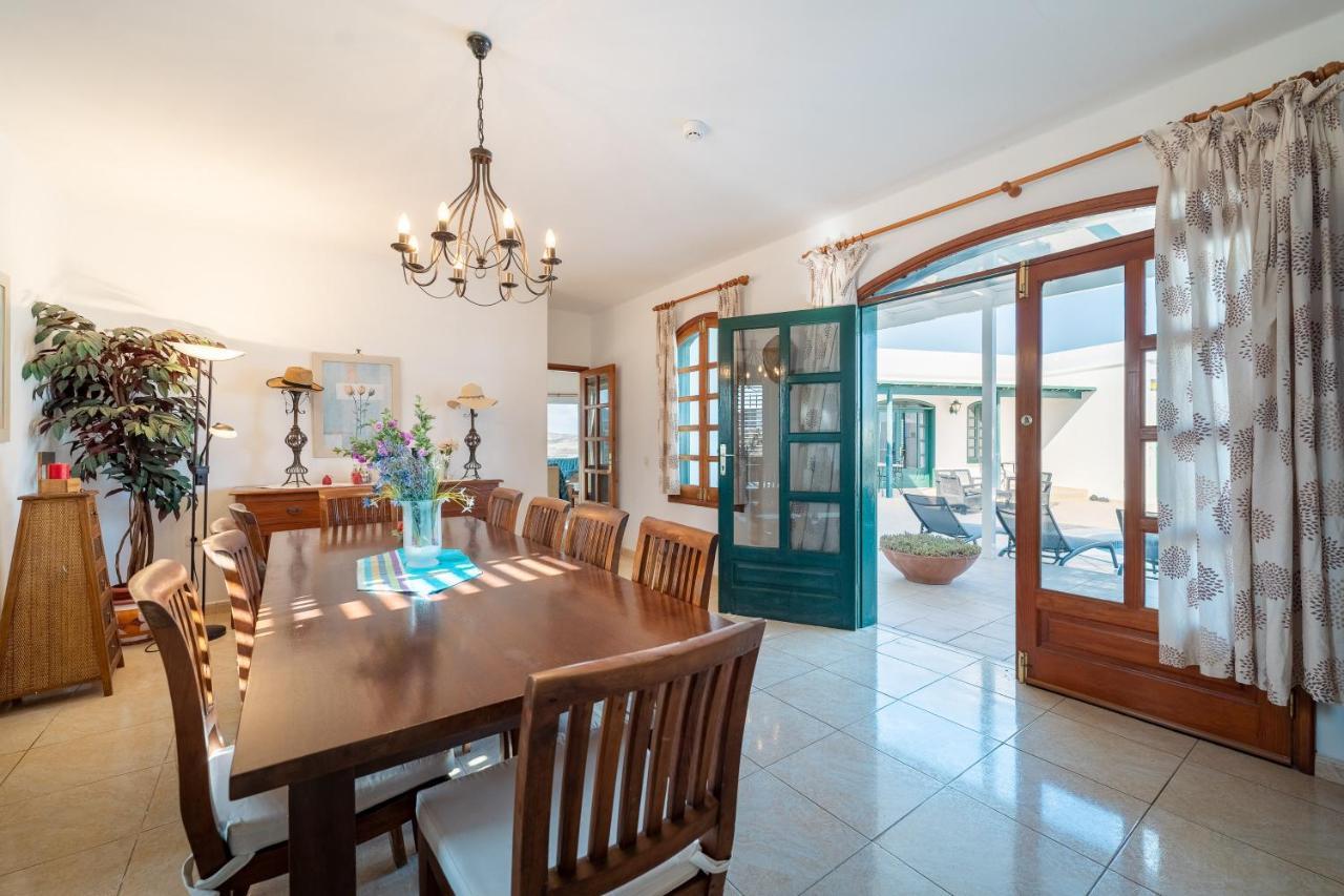 Villa Milan Puerto del Carmen  Exteriör bild