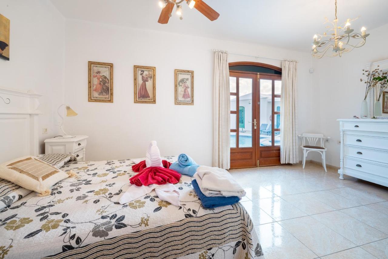 Villa Milan Puerto del Carmen  Exteriör bild