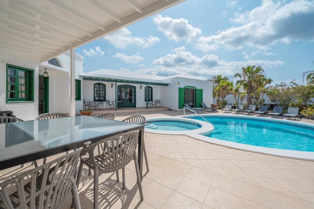 Villa Milan Puerto del Carmen  Exteriör bild
