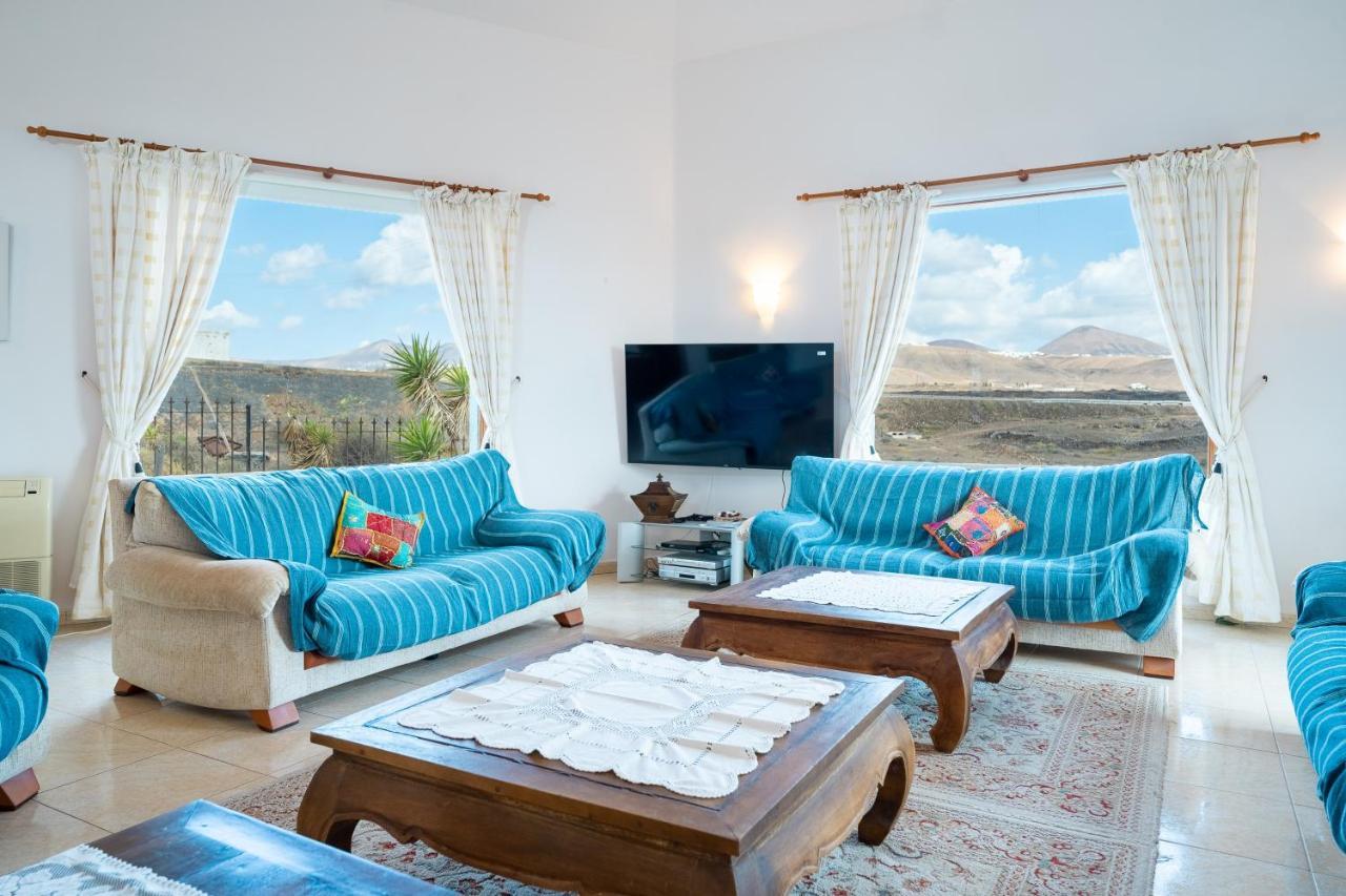 Villa Milan Puerto del Carmen  Exteriör bild