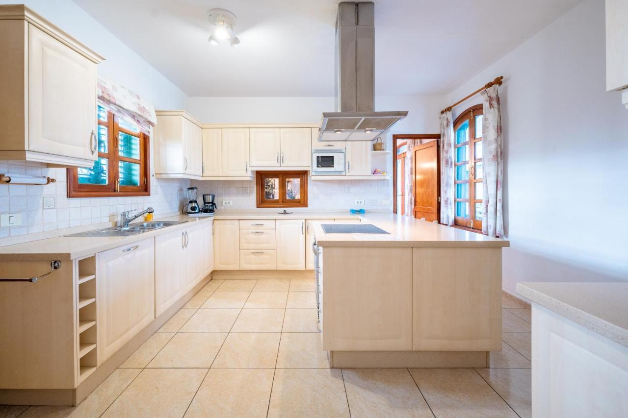 Villa Milan Puerto del Carmen  Exteriör bild