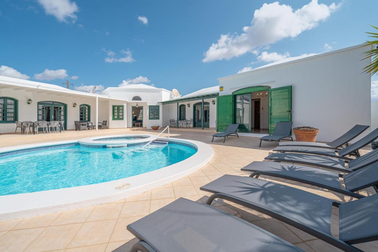 Villa Milan Puerto del Carmen  Exteriör bild